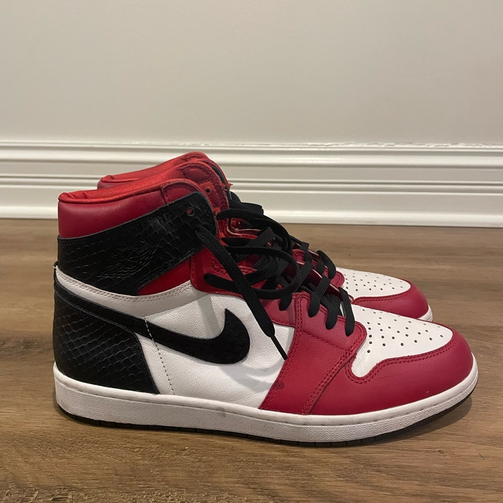 Nike Air Jordan 1 Retro High OG Womens Satin Snake white Red black Chicago..